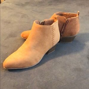 Camel brown ankle booties